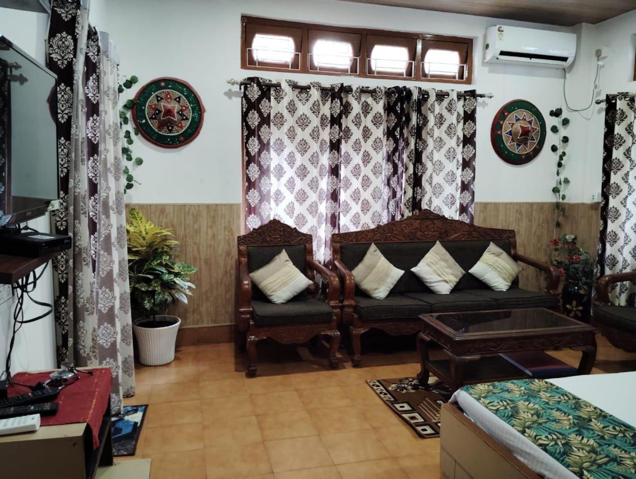 Amazing Homestay Guwahati Luaran gambar