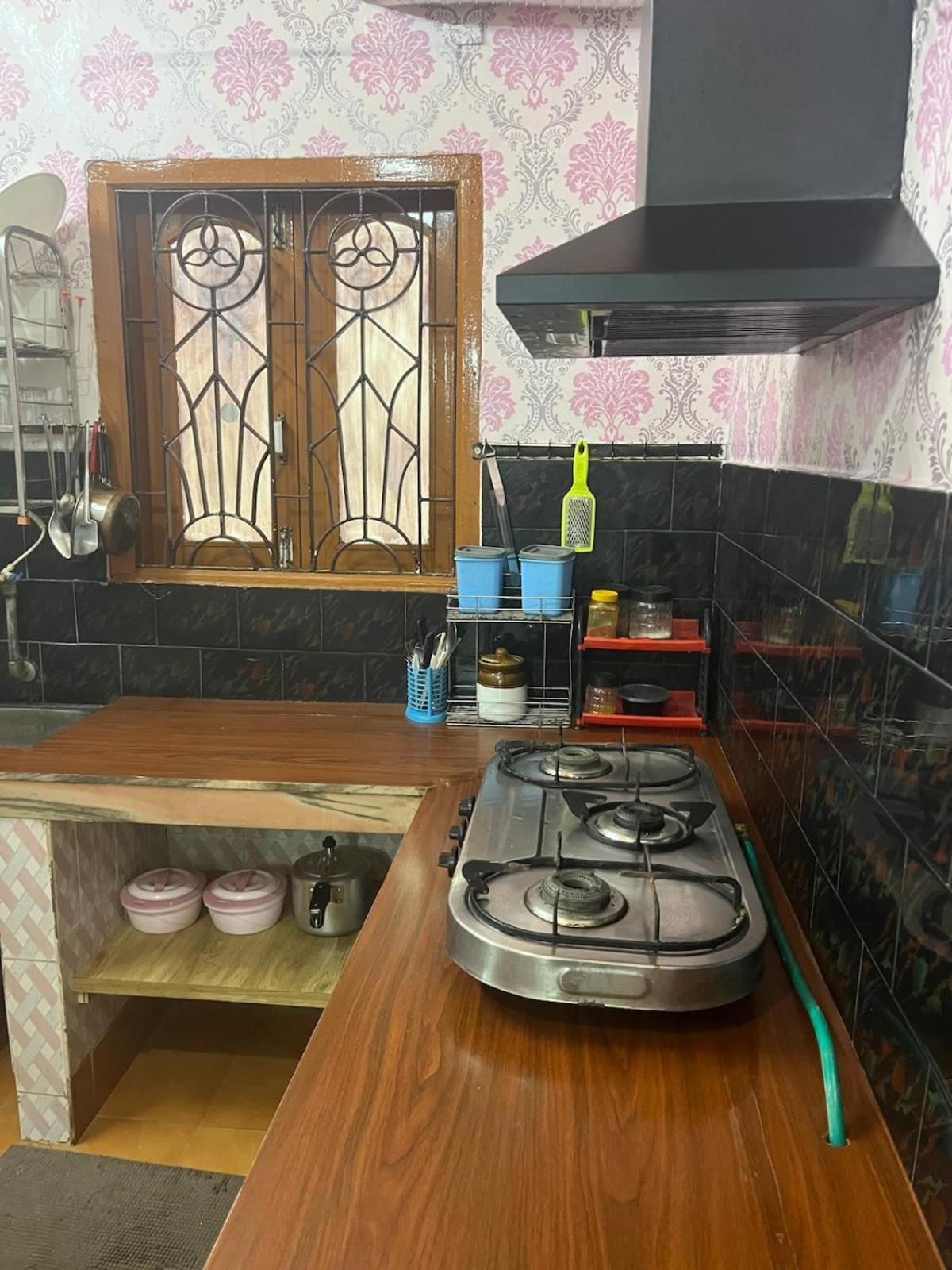 Amazing Homestay Guwahati Luaran gambar